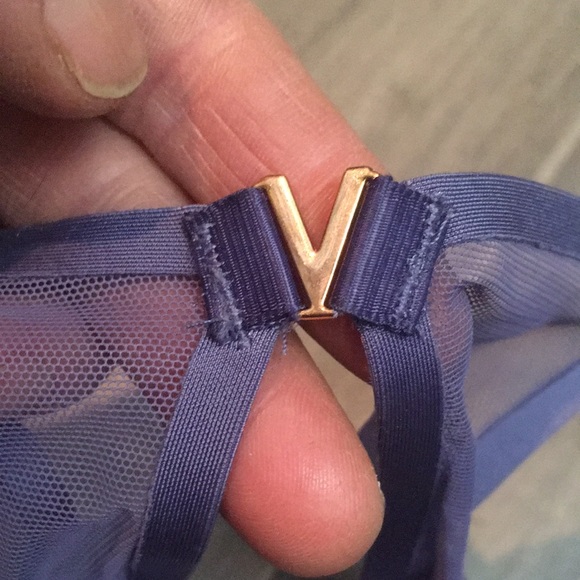 Victoria’s secret’s sexy illusions front close bra - Picture 4 of 6